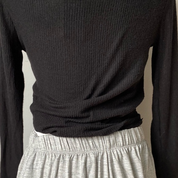 Black Ruche Front Top - Picture 6 of 6